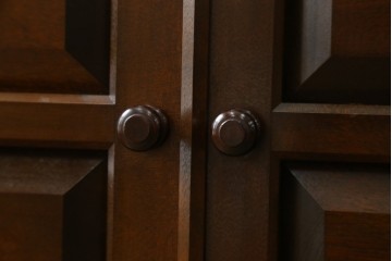 【SY様ご決済用】中古　松本民芸家具　和モダンな佇まいが美しいG-III型面取り食器棚　定価約83万円　(R-055850)