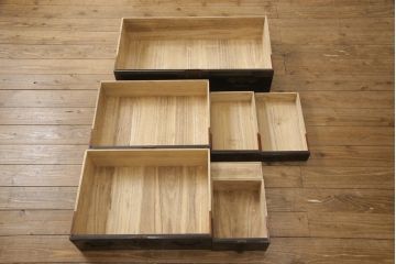 和製アンティーク　黒漆　重厚感ある佇まいが目を引く庄内箪笥ローボード(テレビ台、ローチェスト、引き出し、和たんす)(R-055851)