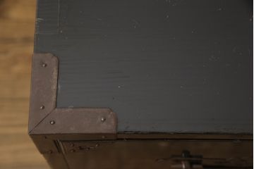 和製アンティーク　黒漆　重厚感ある佇まいが目を引く庄内箪笥ローボード(テレビ台、ローチェスト、引き出し、和たんす)(R-055851)