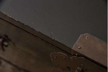 和製アンティーク　黒漆　重厚感ある佇まいが目を引く庄内箪笥ローボード(テレビ台、ローチェスト、引き出し、和たんす)(R-055851)