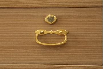 中古　美品　伝統工芸品　高級感ある佇まいの名古屋総桐箪笥(定価約100万円)(並厚、四方丸)(桐たんす、衣装箪笥、和タンス)(R-055857)