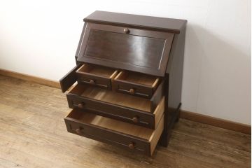 中古　国産民芸家具　カバ材　ころんとした取っ手が可愛らしいライティングビューロー(在宅ワーク、在宅用、ワークデスク、チェスト、引き出し)(R-055858)