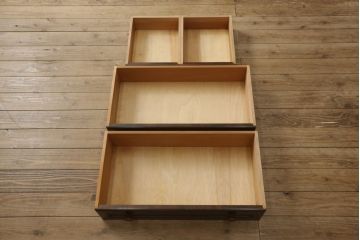 中古　国産民芸家具　カバ材　ころんとした取っ手が可愛らしいライティングビューロー(在宅ワーク、在宅用、ワークデスク、チェスト、引き出し)(R-055858)