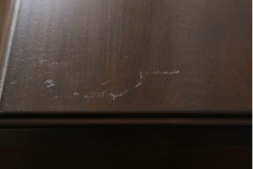 中古　国産民芸家具　カバ材　ころんとした取っ手が可愛らしいライティングビューロー(在宅ワーク、在宅用、ワークデスク、チェスト、引き出し)(R-055858)