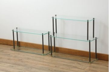 アンティーク家具　立体的なディスプレイが楽しめる真鍮フレーム・ガラス棚板の飾り棚(陳列棚、店舗什器、展示台)(R-055865)