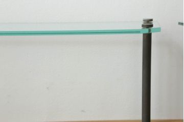 アンティーク家具　立体的なディスプレイが楽しめる真鍮フレーム・ガラス棚板の飾り棚(陳列棚、店舗什器、展示台)(R-055865)