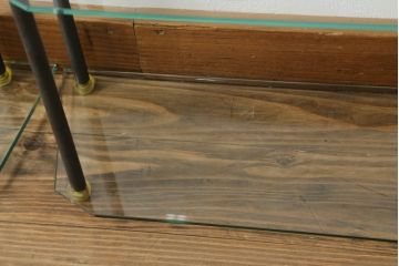 アンティーク家具　立体的なディスプレイが楽しめる真鍮フレーム・ガラス棚板の飾り棚(陳列棚、店舗什器、展示台)(R-055865)