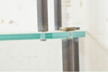 アンティーク　店舗什器におすすめ!真鍮フレーム・ガラス棚板のディスプレイ棚(陳列棚、飾り棚、展示台)(R-055868)