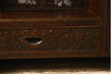 中古　美品　軽井沢彫り　細部まで施された彫刻や透かし彫りが美しい鏡台(ドレッサー、姿見、ミラー)(R-055887)