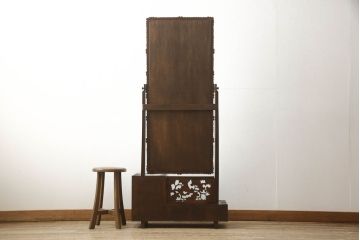 中古　美品　軽井沢彫り　細部まで施された彫刻や透かし彫りが美しい鏡台(ドレッサー、姿見、ミラー)(R-055887)