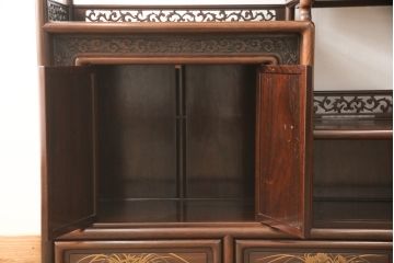 中古　美品　最高級　総シタン材(紫檀)　高蒔絵入り　大振りなサイズで存在感抜群の飾り棚(茶棚、茶箪笥、戸棚、収納棚)(R-055888)