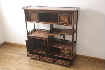 中古　美品　最高級　総シタン材(紫檀)　高蒔絵入り　大振りなサイズで存在感抜群の飾り棚(茶棚、茶箪笥、戸棚、収納棚)(R-055888)