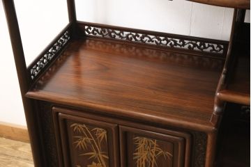 中古　美品　最高級　総シタン材(紫檀)　高蒔絵入り　大振りなサイズで存在感抜群の飾り棚(茶棚、茶箪笥、戸棚、収納棚)(R-055888)