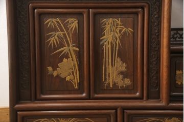 中古　美品　最高級　総シタン材(紫檀)　高蒔絵入り　大振りなサイズで存在感抜群の飾り棚(茶棚、茶箪笥、戸棚、収納棚)(R-055888)