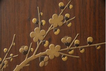 中古　美品　最高級　総シタン材(紫檀)　高蒔絵入り　大振りなサイズで存在感抜群の飾り棚(茶棚、茶箪笥、戸棚、収納棚)(R-055888)