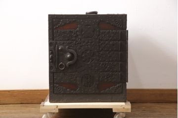 極上品・極美品!　完全オリジナル　総欅材製・厚手金具の素晴らしい作り!アンティーク佐渡船箪笥(掛硯型、懸硯型、時代箪笥、工芸箪笥、骨董)(R-055889)