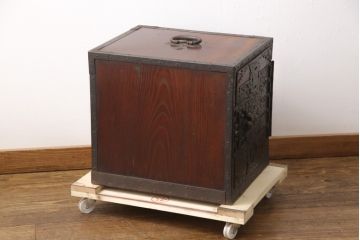 極上品・極美品!　完全オリジナル　総欅材製・厚手金具の素晴らしい作り!アンティーク佐渡船箪笥(掛硯型、懸硯型、時代箪笥、工芸箪笥、骨董)(R-055889)