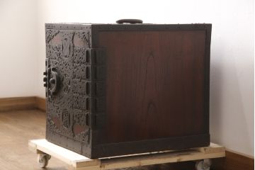 極上品・極美品!　完全オリジナル　総欅材製・厚手金具の素晴らしい作り!アンティーク佐渡船箪笥(掛硯型、懸硯型、時代箪笥、工芸箪笥、骨董)(R-055889)
