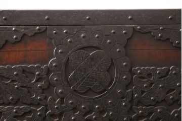 極上品・極美品!　完全オリジナル　総欅材製・厚手金具の素晴らしい作り!アンティーク佐渡船箪笥(掛硯型、懸硯型、時代箪笥、工芸箪笥、骨董)(R-055889)