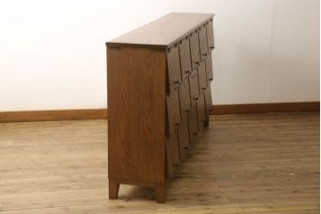 中古　美品　当店オリジナル・特別仕様!　昭和レトロ　3×5マス　オーク材　どこか懐かしさを感じる杢目の美しいパタパタ収納棚(マス目棚、戸棚、キャビネット)(R-055892)