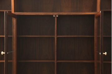 和製ビンテージ　ローズウッド　シックな色合いと洗練されたデザインが魅力的なサイドキャビネット(飾り棚、収納棚、戸棚、ヴィンテージ)(R-055902)