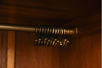 イギリスアンティーク　オーク材　収納力抜群の高級感溢れるワードローブ(洋服タンス、収納棚)(R-055916)