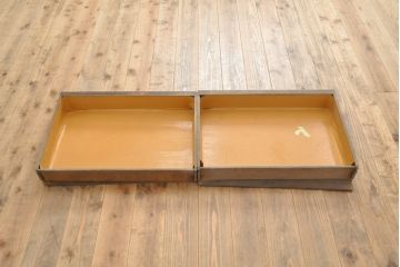 フランスアンティーク 立体的な彫刻が印象的!重厚な雰囲気ただようキャビネット(食器棚、収納棚、戸棚)(R-055917)