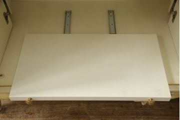 中古　イタリア　SILIK(シリック)　ロココ調　小花柄が可愛らしい雰囲気を醸し出すテレビボード(サイドボード、サイドキャビネット、リビングボード、テレビ台)(R-055920)