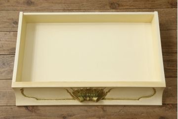 中古　イタリア高級輸入家具　ゴールドの装飾がエレガントな雰囲気を高めるキャビネット(ガラスケース、キュリオケース、飾り棚、陳列棚、戸棚、店舗什器)(R-055921)