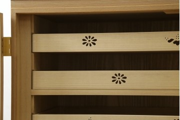 中古　美品　伝統工芸品　名古屋総桐箪笥(並厚・四方丸)　衣装盆に至るまで凝ったつくりの高級品着物箪笥　(R-055924)