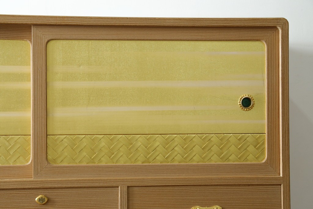 中古　美品　伝統工芸品　名古屋総桐箪笥(並厚・四方丸)　衣装盆に至るまで凝ったつくりの高級品着物箪笥　(R-055924)