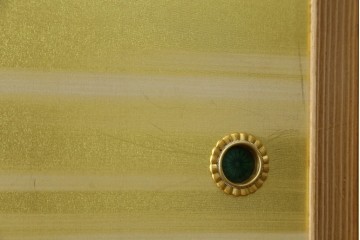 中古　美品　伝統工芸品　名古屋総桐箪笥(並厚・四方丸)　衣装盆に至るまで凝ったつくりの高級品着物箪笥　(R-055924)