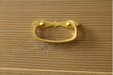 中古　美品　伝統工芸品　名古屋総桐箪笥(並厚・四方丸)　衣装盆に至るまで凝ったつくりの高級品着物箪笥　(R-055924)