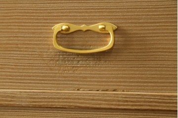 中古　美品　伝統工芸品　名古屋総桐箪笥(並厚・四方丸)　衣装盆に至るまで凝ったつくりの高級品着物箪笥　(R-055924)
