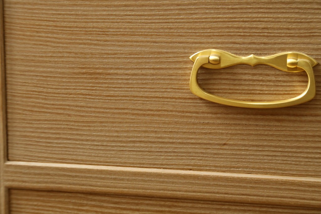 中古　美品　伝統工芸品　名古屋総桐箪笥(並厚・四方丸)　衣装盆に至るまで凝ったつくりの高級品着物箪笥　(R-055924)