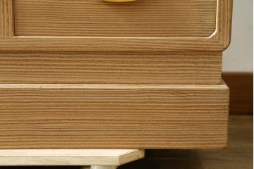 中古　美品　伝統工芸品　名古屋総桐箪笥(並厚・四方丸)　衣装盆に至るまで凝ったつくりの高級品着物箪笥　(R-055924)