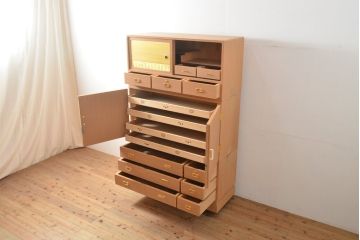 中古　美品　伝統工芸　衣装盆に至るまで凝ったつくりが魅力的な高級品!名古屋総桐箪笥(並厚、四方丸)(桐たんす、着物箪笥、衣装タンス、バラ売り可能)(R-055924)