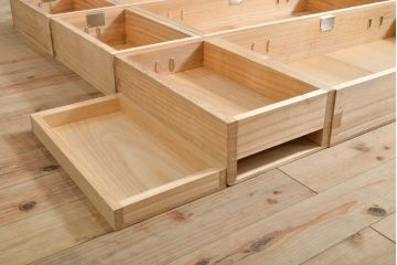 中古　美品　伝統工芸　衣装盆に至るまで凝ったつくりが魅力的な高級品!名古屋総桐箪笥(並厚、四方丸)(桐たんす、着物箪笥、衣装タンス、バラ売り可能)(R-055924)