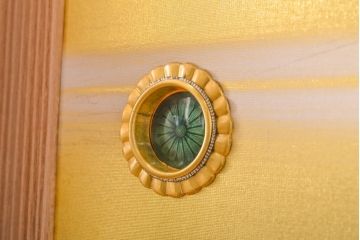 中古　美品　伝統工芸　衣装盆に至るまで凝ったつくりが魅力的な高級品!名古屋総桐箪笥(並厚、四方丸)(桐たんす、着物箪笥、衣装タンス、バラ売り可能)(R-055924)