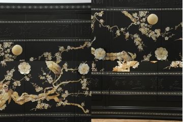 中古　美品　最高級品　組立て式　希少!豪華絢爛な装飾が存在感を放つ螺鈿細工のワードローブ(衣装タンス、収納棚、洋服タンス)(定価約500万円)(R-055928)