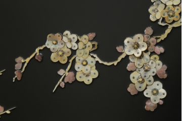 中古　美品　最高級品　組立て式　希少!豪華絢爛な装飾が存在感を放つ螺鈿細工のワードローブ(衣装タンス、収納棚、洋服タンス)(定価約500万円)(R-055928)