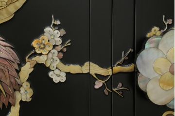 中古　美品　最高級品　組立て式　希少!豪華絢爛な装飾が存在感を放つ螺鈿細工のワードローブ(衣装タンス、収納棚、洋服タンス)(定価約500万円)(R-055928)