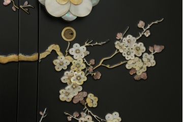 中古　美品　最高級品　組立て式　希少!豪華絢爛な装飾が存在感を放つ螺鈿細工のワードローブ(衣装タンス、収納棚、洋服タンス)(定価約500万円)(R-055928)