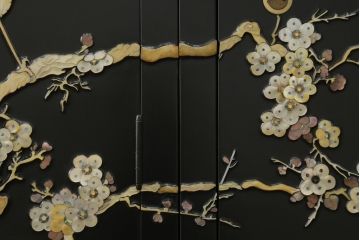 中古　美品　最高級品　組立て式　希少!豪華絢爛な装飾が存在感を放つ螺鈿細工のワードローブ(衣装タンス、収納棚、洋服タンス)(定価約500万円)(R-055928)