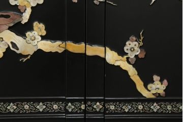 中古　美品　最高級品　組立て式　希少!豪華絢爛な装飾が存在感を放つ螺鈿細工のワードローブ(衣装タンス、収納棚、洋服タンス)(定価約500万円)(R-055928)