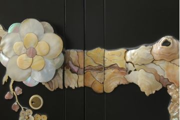 中古　美品　最高級品　組立て式　希少!豪華絢爛な装飾が存在感を放つ螺鈿細工のワードローブ(衣装タンス、収納棚、洋服タンス)(定価約500万円)(R-055928)