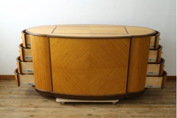 中古　アメリカ高級家具　モダンなデザインが目を引くカウンターテーブル　(R-055932)