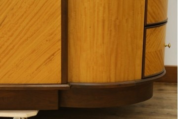 中古　アメリカ高級家具　モダンなデザインが目を引くカウンターテーブル　(R-055932)