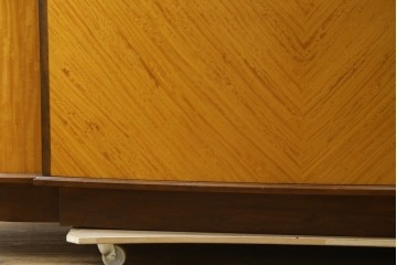 中古　アメリカ高級家具　モダンなデザインが目を引くカウンターテーブル　(R-055932)