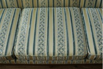中古　DREXEL HERITAGE(ドレクセルヘリテイジ)　Upholstery(アップホルスタリー)　ワンランク上の上質なお部屋作りにぴったりの3人掛けソファ(アームソファ、3P)(R-055934)